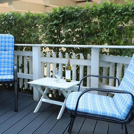 Komfortable Mit Terrasse Auf * Φέμαρν
